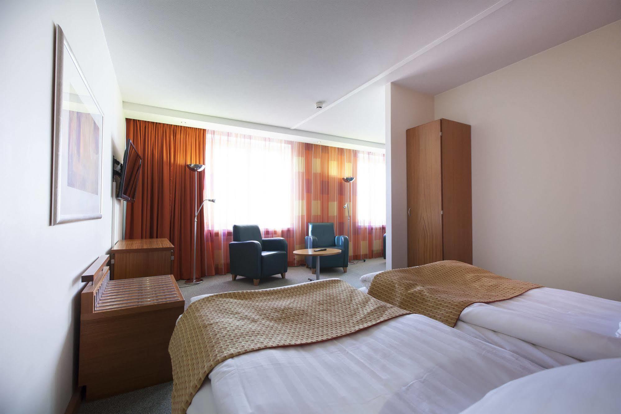 Hotel Oscar Варкаус Екстер'єр фото