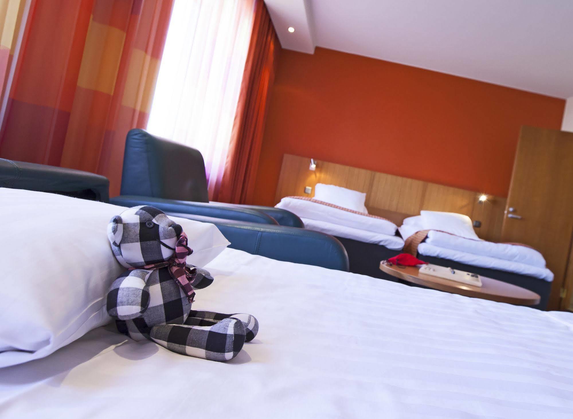 Hotel Oscar Варкаус Екстер'єр фото