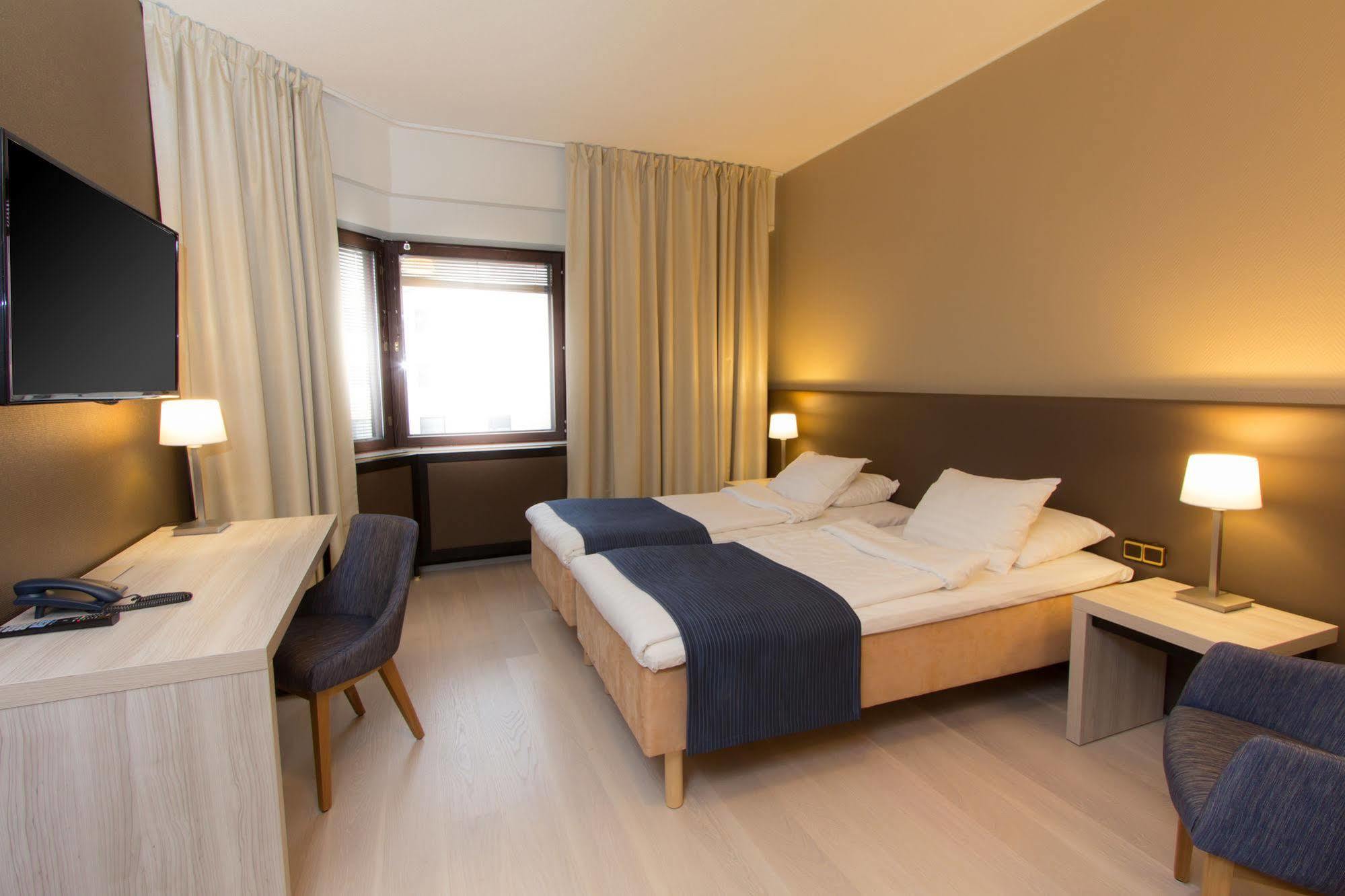 Hotel Oscar Варкаус Екстер'єр фото